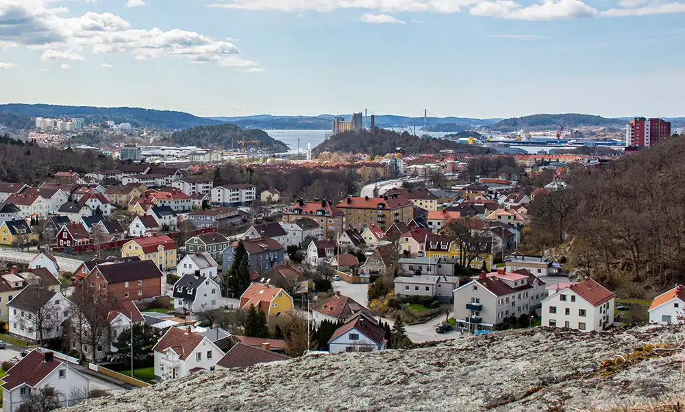 Uddevalla, där MBA Fastighetsservice erbjuder tjänster inom förvaltning och fastighetsskötsel